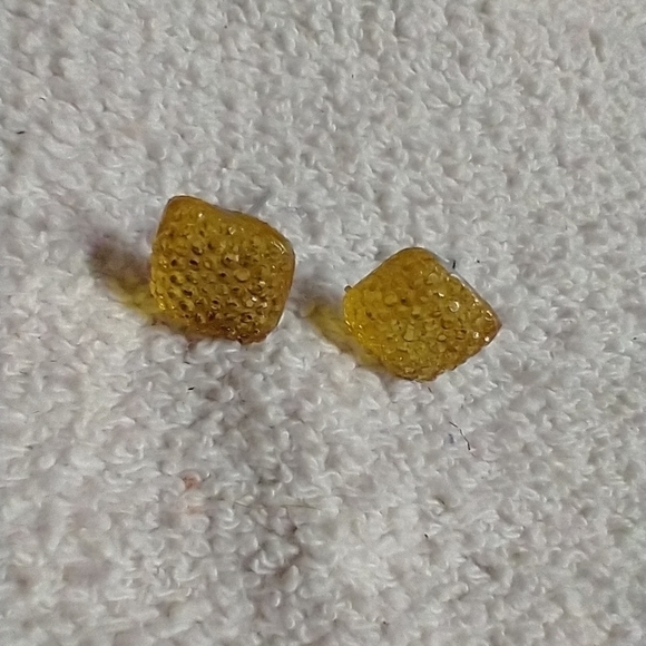 Silvertone bright yellow square post earrings no backs - Picture 3 of 4